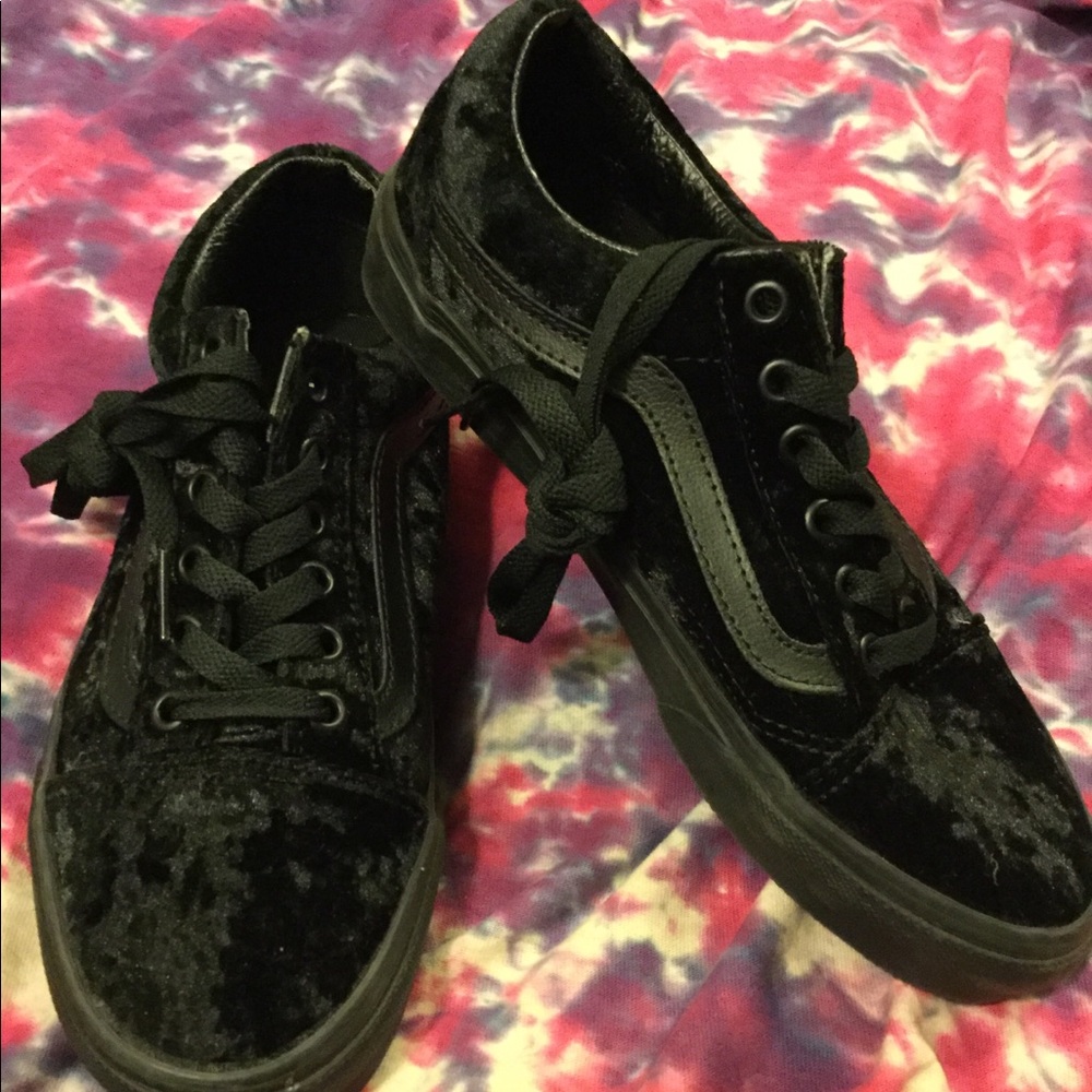 6.5 women’s vans black old school